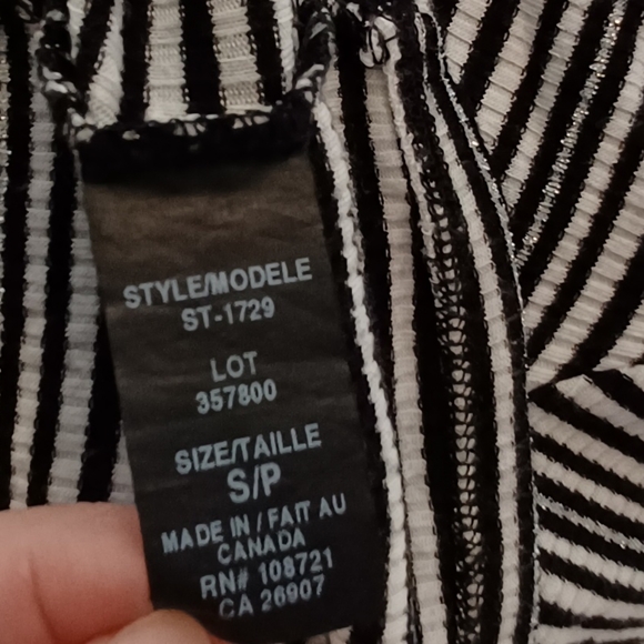 $4 Add-on Black, White & Silver Striped Tee - Size Small - Picture 7 of 7